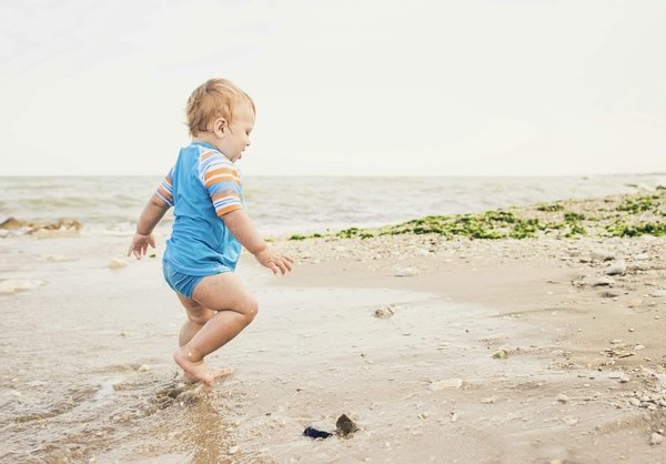 Pourquoi opter pour un maillot de bain anti UV pour garçon ?