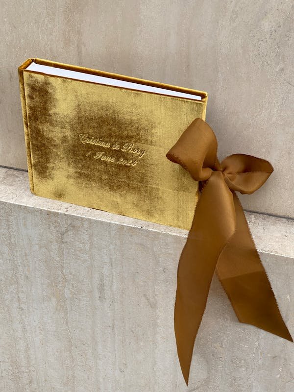 Choisissez le livre d'or mariage parfait pour vos souvenirs
