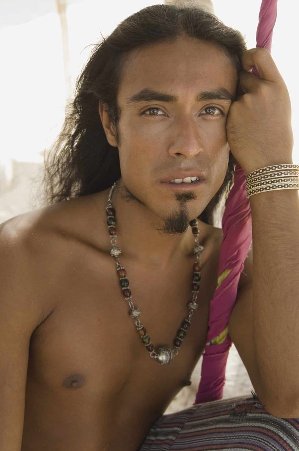 L'évolution du bijou pour homme : Du signe de statut au symbole de style