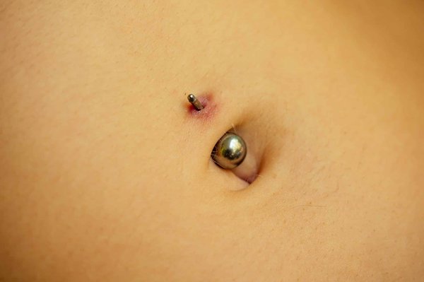 Le piercing au nombril : pourquoi est-ce une bonne idée ?